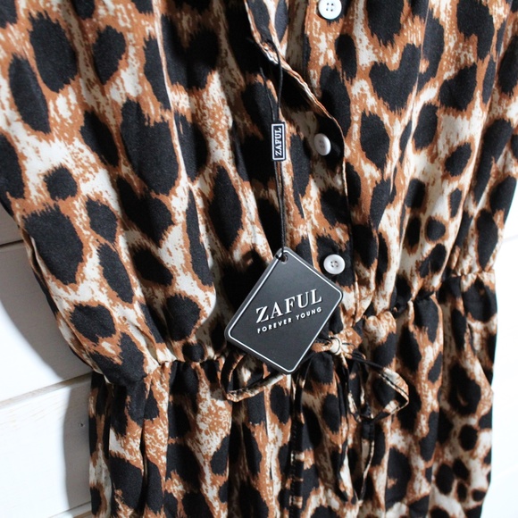 SOLD Cuffed Button Placket Leopard Jumpsuit NWT - Picture 6 of 11